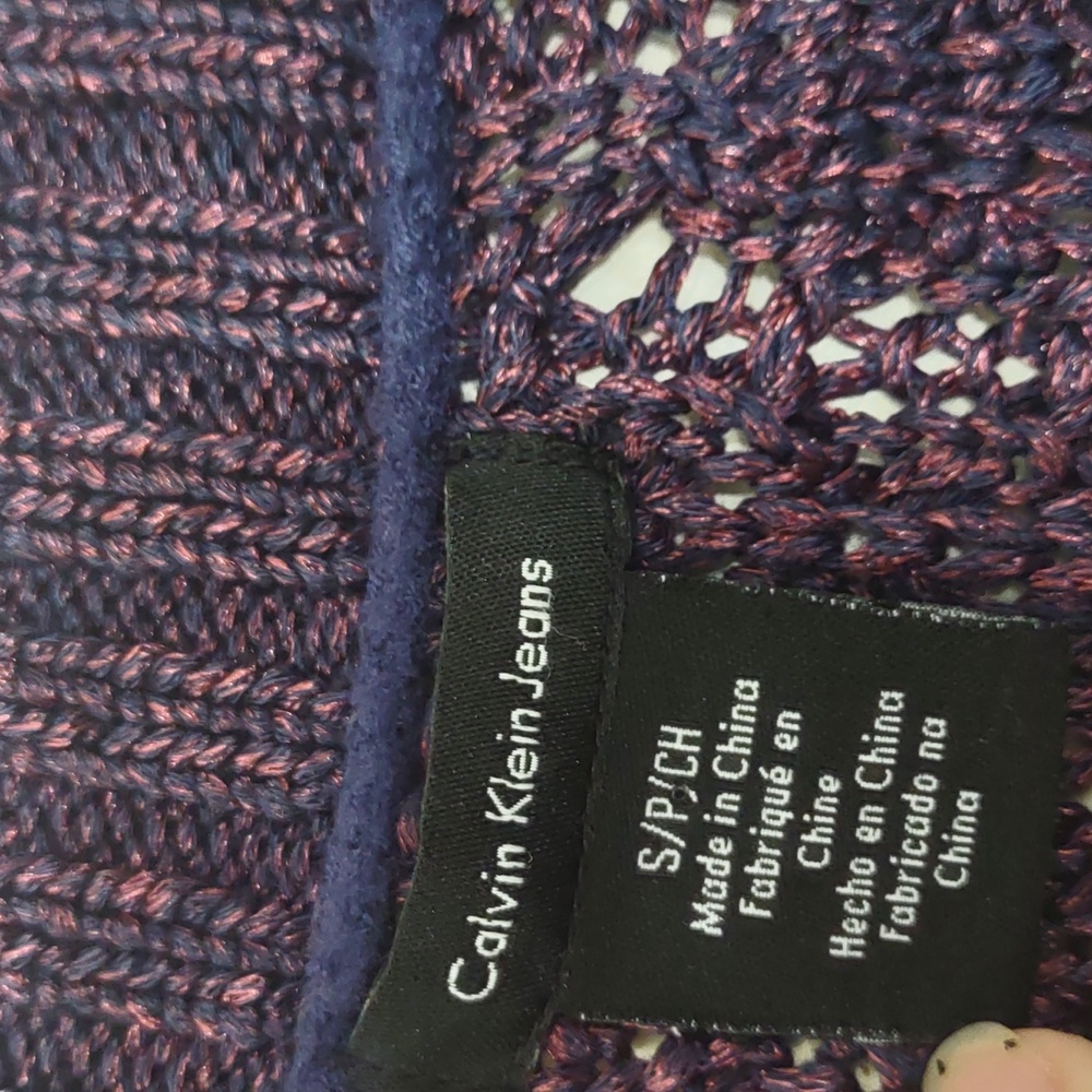 SLIGHTLY USED CALVIN KLEIN JEANS KNIT PURPLE SWEATER SIZE SMALL - Picture 2 of 10